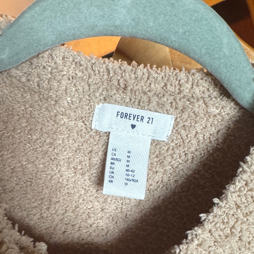 NWOT Forever 21 Fuzzy Knit Lounge Set Tan Cozy Top & Shorts Size M Soft Teddy - Picture 3 of 10
